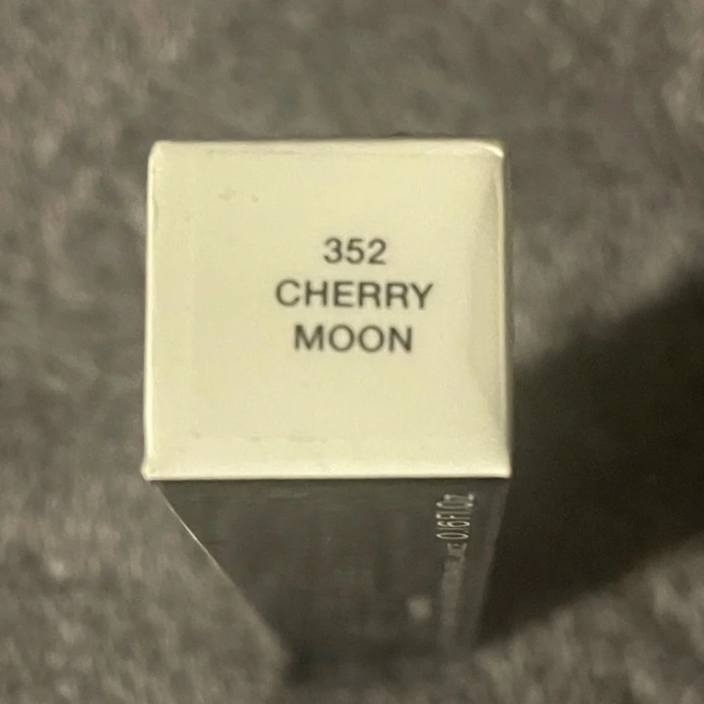 Marc Jacobs Cherry Moon (352) Enamored Hi-Shine Gloss Lip